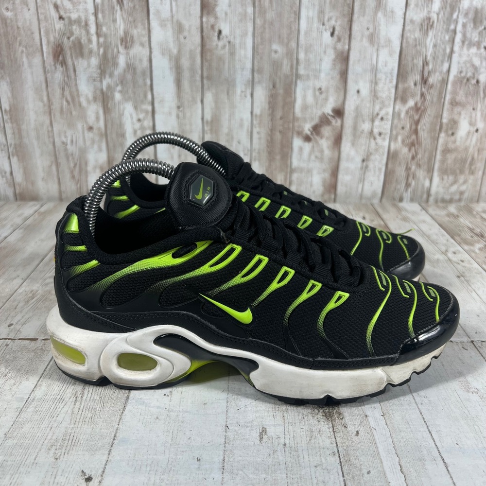 Nike Air Max Plus TN Black Volt Neon Green 655020-086 Womens 7 Kids 5.5Y